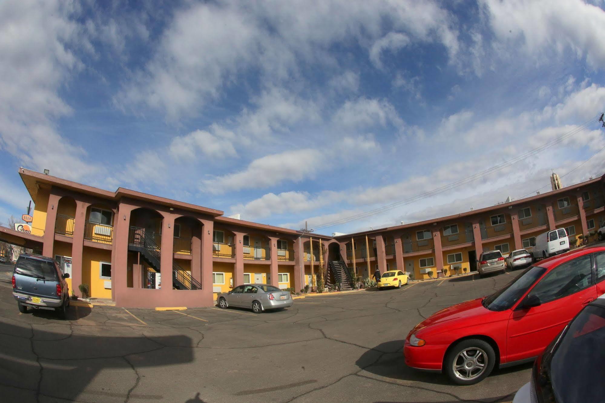 Rodeway Inn Albuquerque Downtown On Rt 66 Exterior photo